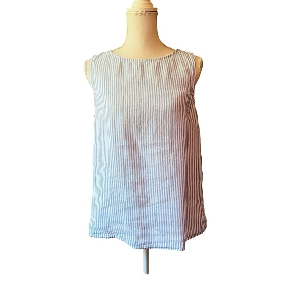 Vineyard Vines Tops - Vineyard Vines Blue and White Striped Sleeveless Top Size Small